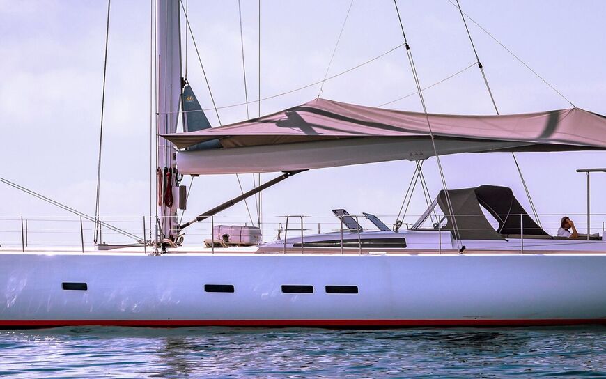 Monocoques de Moins de 30 m : l’Essence de la Navigation à la Voile