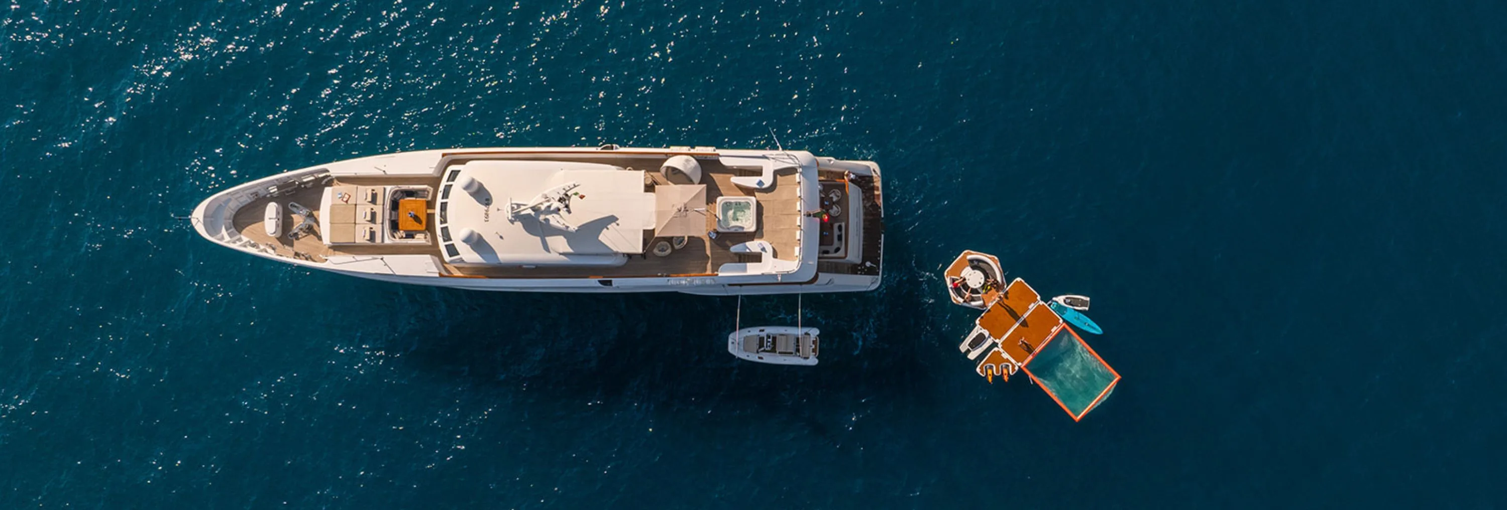 Location de yacht de luxe : 5 éléments clés à connaître avant de réserver