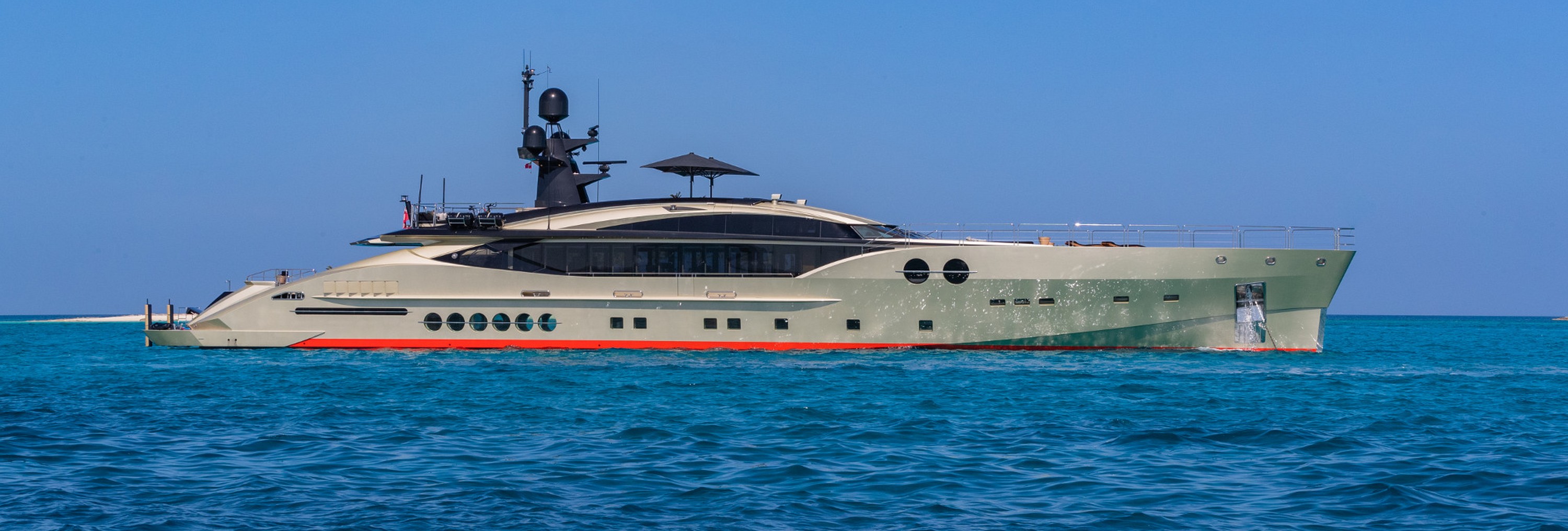 Yacht DB9 disponible en Méditerranée