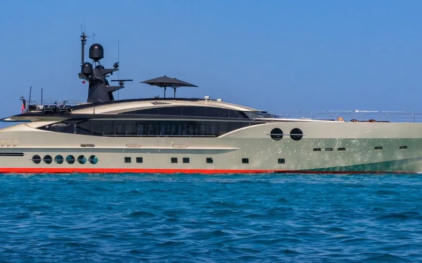 Yacht DB9 disponible en Méditerranée