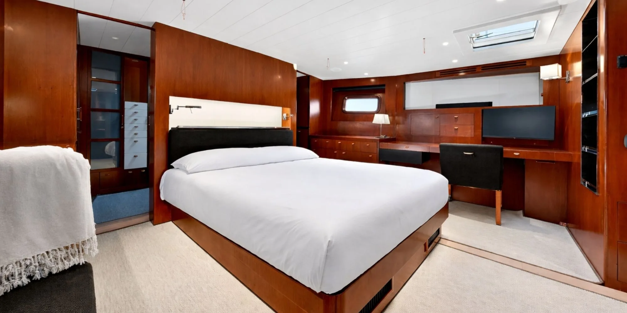 FREE AT LAST : Nouvelles Photos et Vidéo !