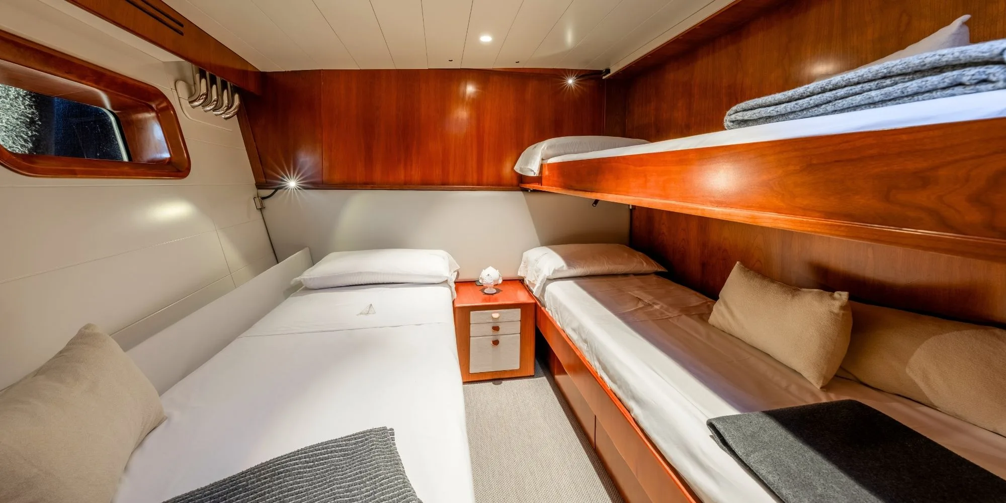 FREE AT LAST : Nouvelles Photos et Vidéo !