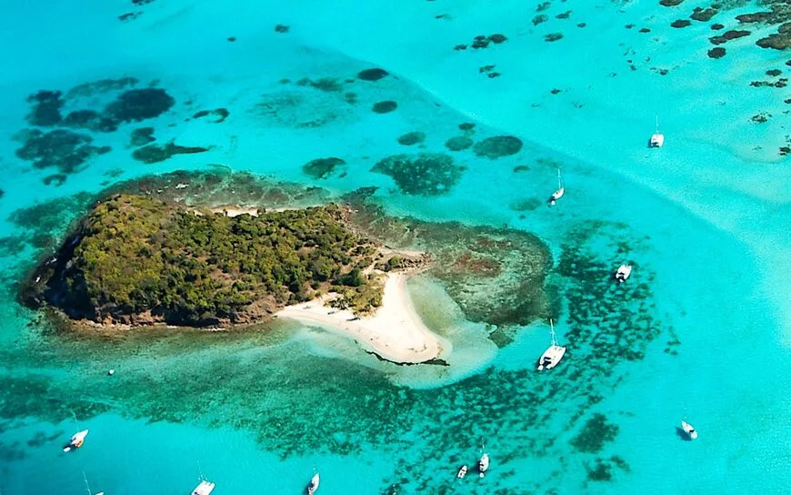 LADY ROSÉ : Cap vers les Îles Grenadines
