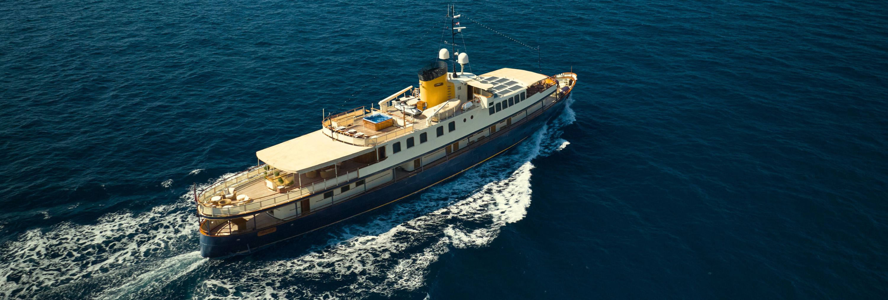 SEAGULL II : Yacht Classique au Charme Intemporel
