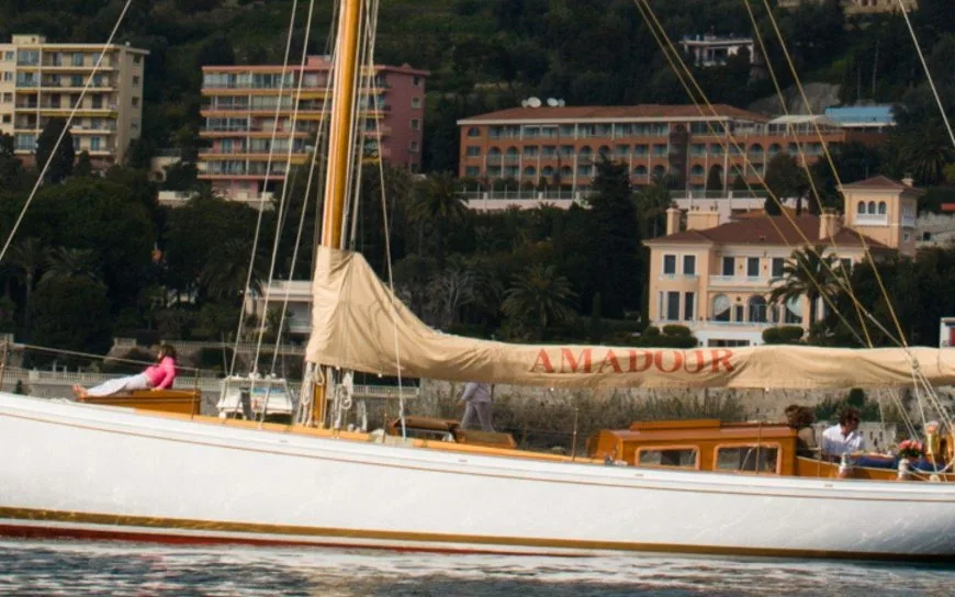 AMADOUR : Baisse de prix pour un yacht d’exception !