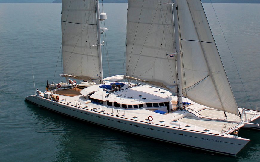 DOUCE FRANCE : Nouveau catamaran à la vente