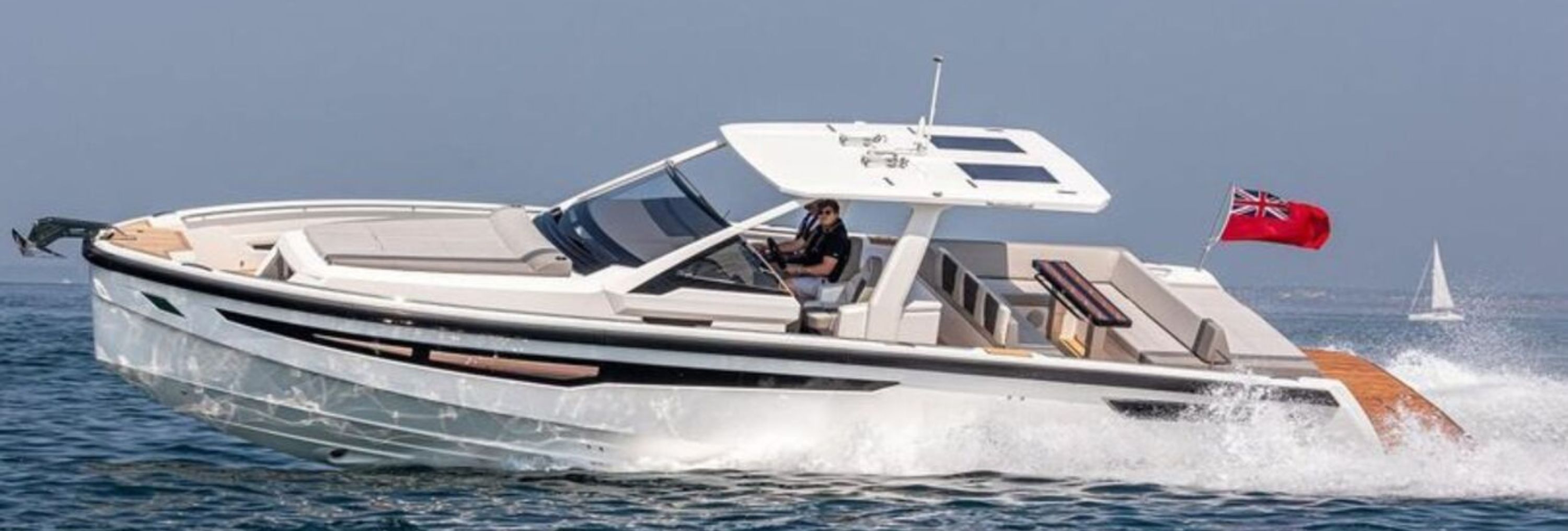 ETOILE DES BERGERS : Le Windy SR44 alliant luxe et vitesse