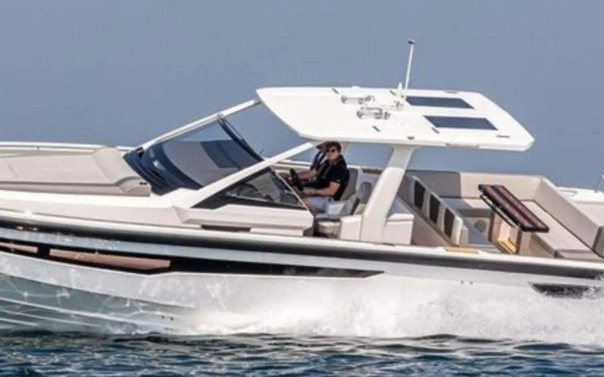 ETOILE DES BERGERS : Le Windy SR44 alliant luxe et vitesse