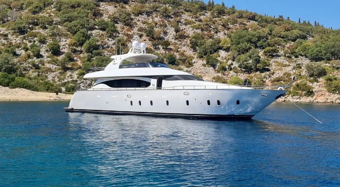 ISKRATEA, un Maiora 23S flybridge élégant à vendre
