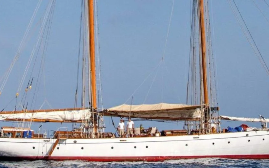 PURITAN : L’icône du yachting classique à vendre et en charter