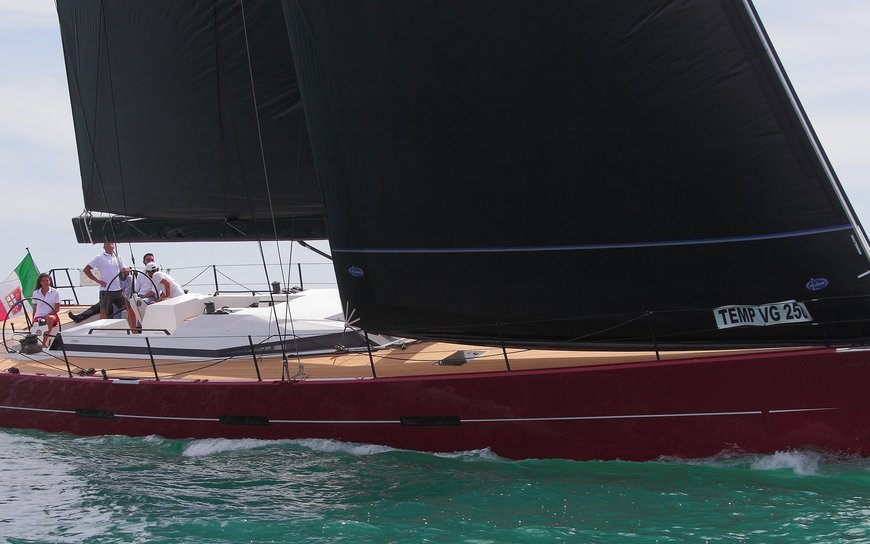 RED CARPET : Nouveau bateau à la vente
