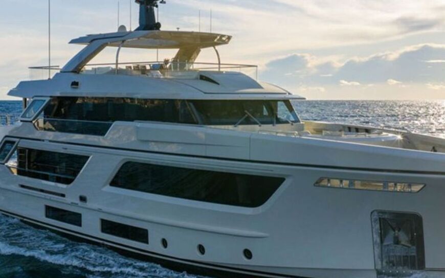 STELLAMAR – Yacht Explorer 35m à vendre