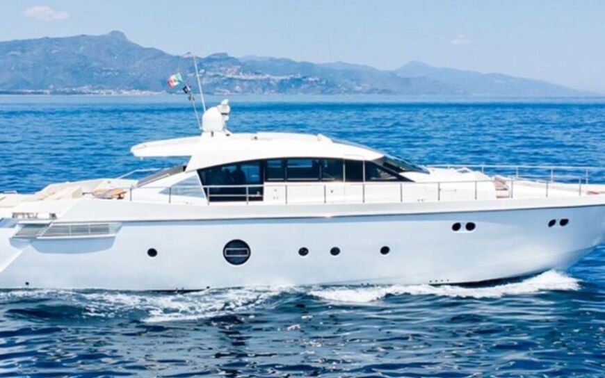 SOARIS – 82 Open par Aicon Yachts