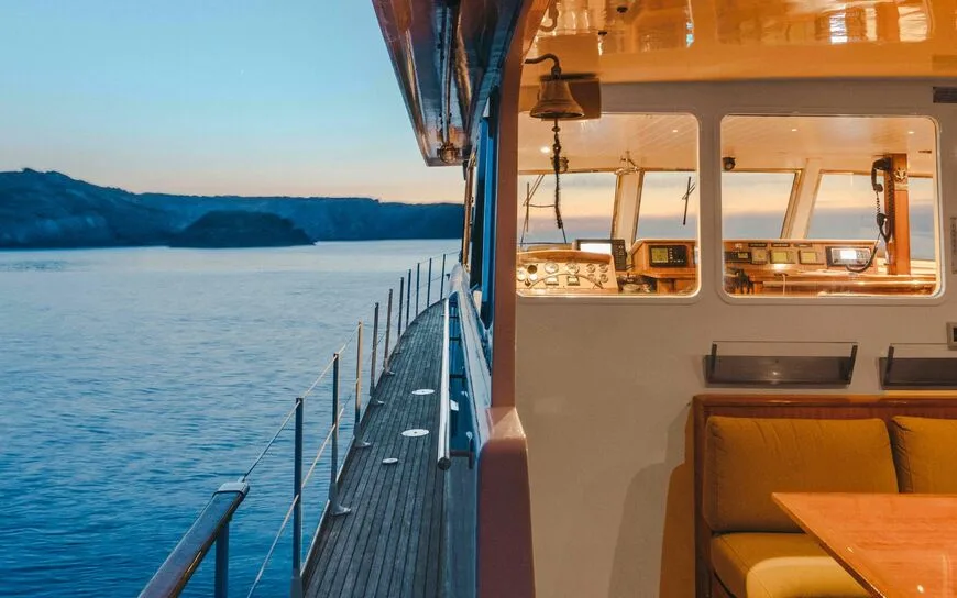 Éclipse Solaire : Vivez un Moment Unique en Mer.
