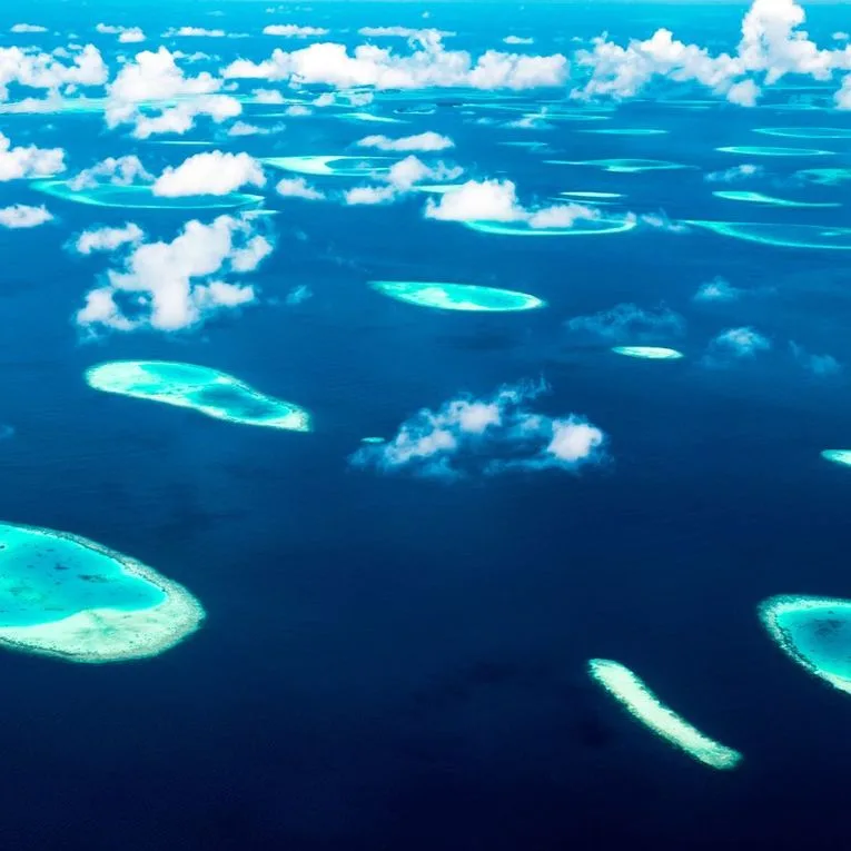 Navigation d’île en île à travers