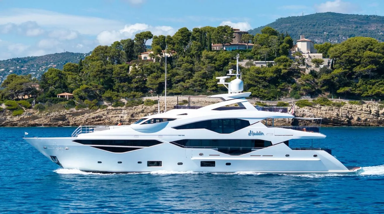 ALADDIN — Bateau à moteur 40,05 m (2)