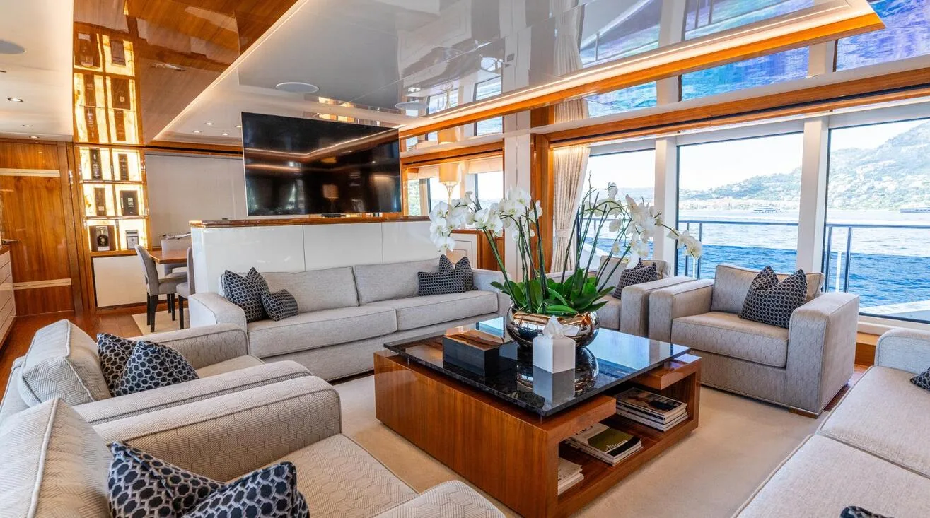 ALADDIN — Bateau à moteur 40,05 m (9)