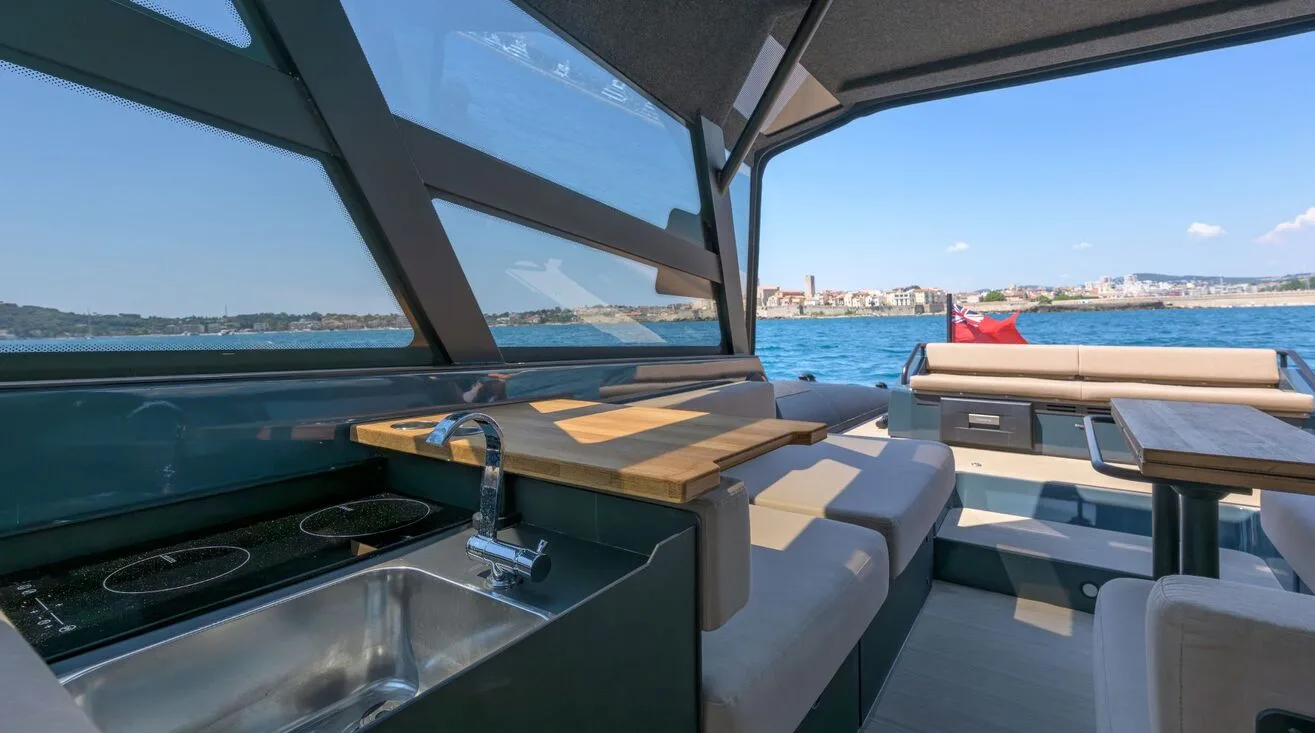 AXELLE 2 — Bateau à moteur 14,80 m (5)