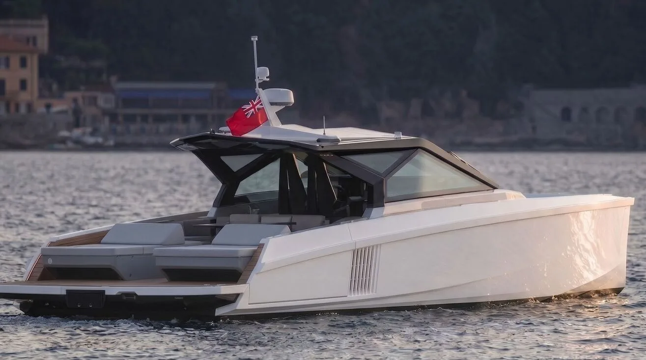 AXELLE 3 — Bateau à moteur 14,60 m (2)