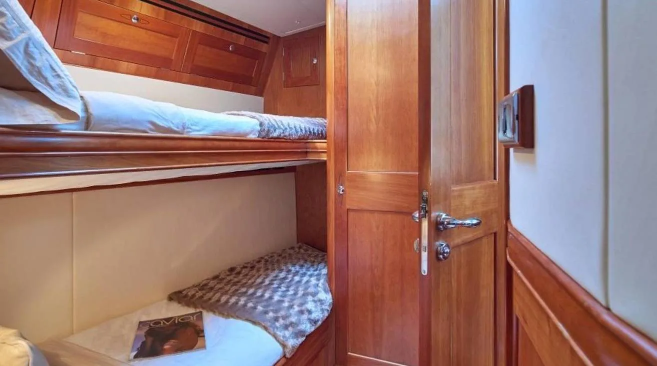 DARK STAR OF LONDON — Bateau à voile 27,50 m (15)