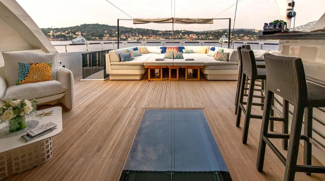 GEMS II — Bateau à moteur 40,50 m (4)