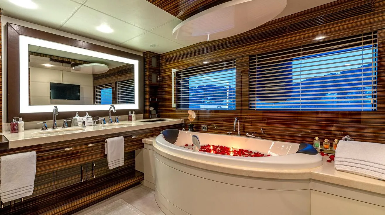 GEMS II — Bateau à moteur 40,50 m (13)