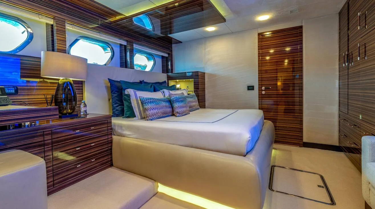 GEMS II — Bateau à moteur 40,50 m (12)