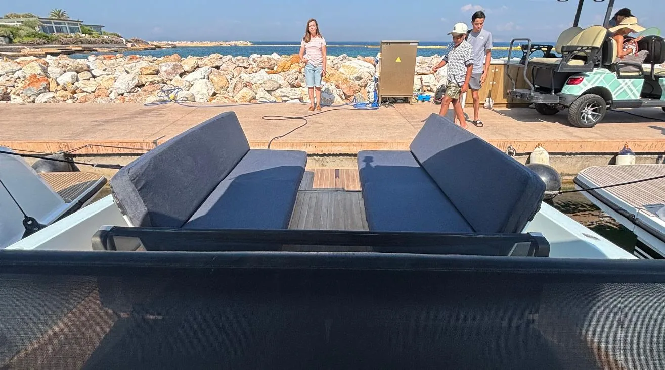 GRIVALIA V — Bateau à moteur 13,12 m (8)