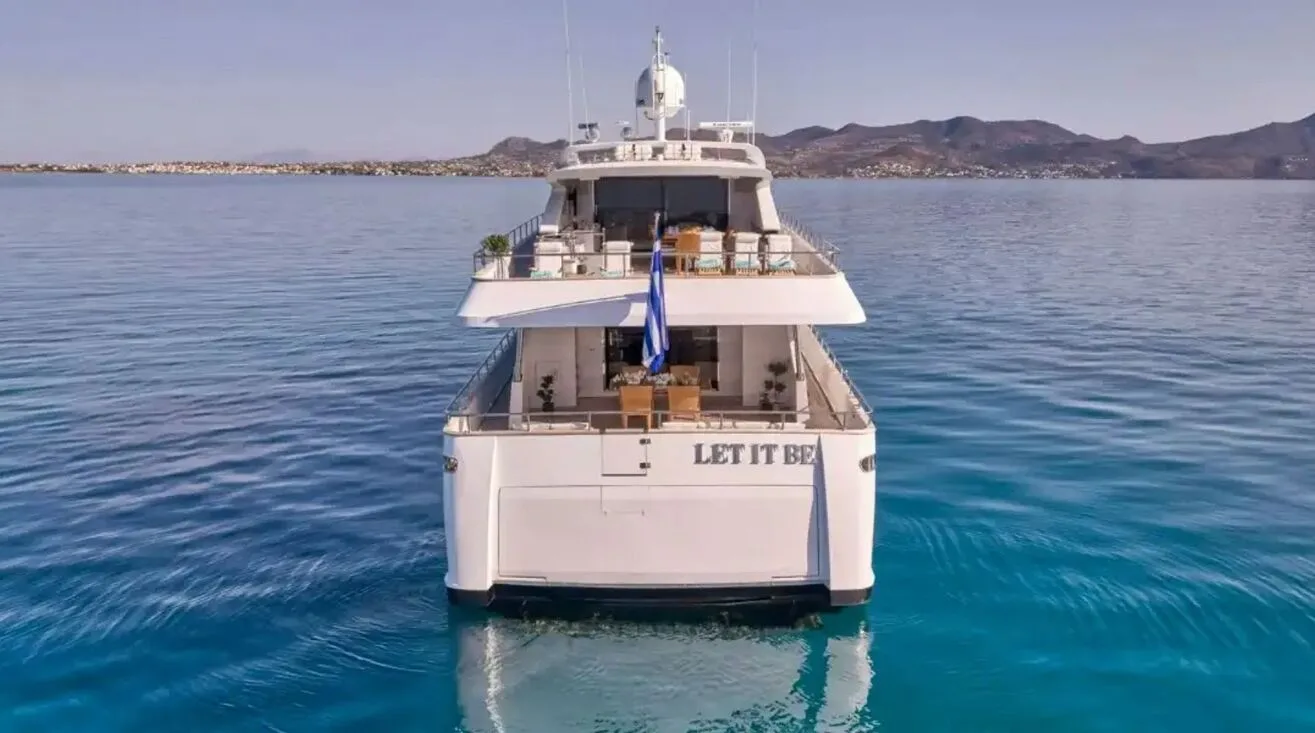 LET IT BE — Bateau à moteur 35,97 m (3)
