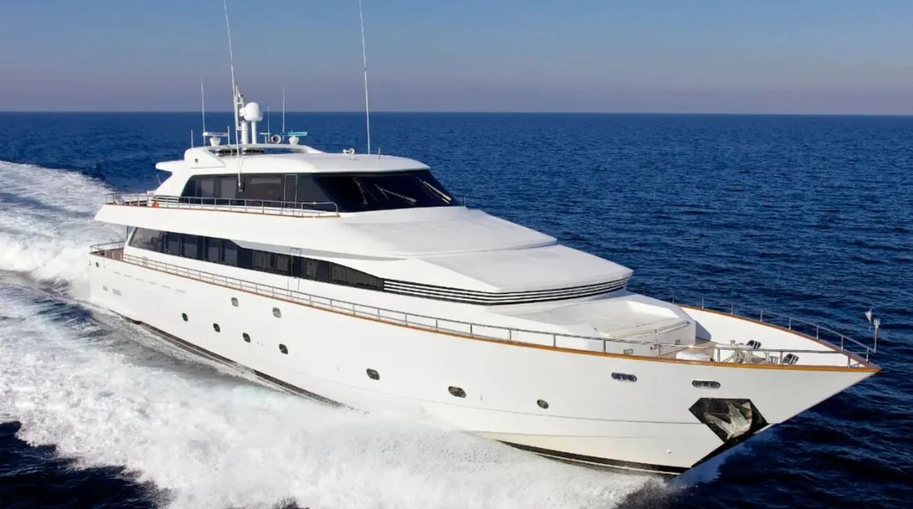 LET IT BE — Bateau à moteur 35,97 m (4)