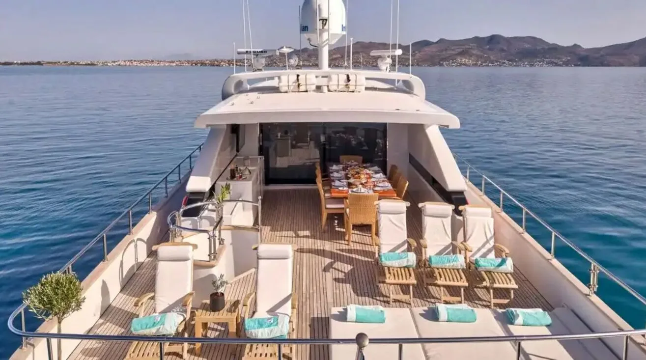 LET IT BE — Bateau à moteur 35,97 m (7)