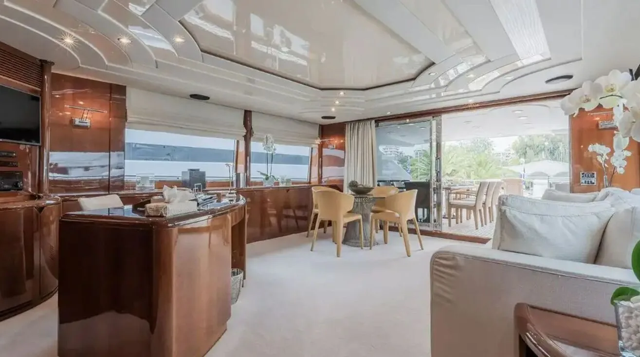 LET IT BE — Bateau à moteur 35,97 m (9)
