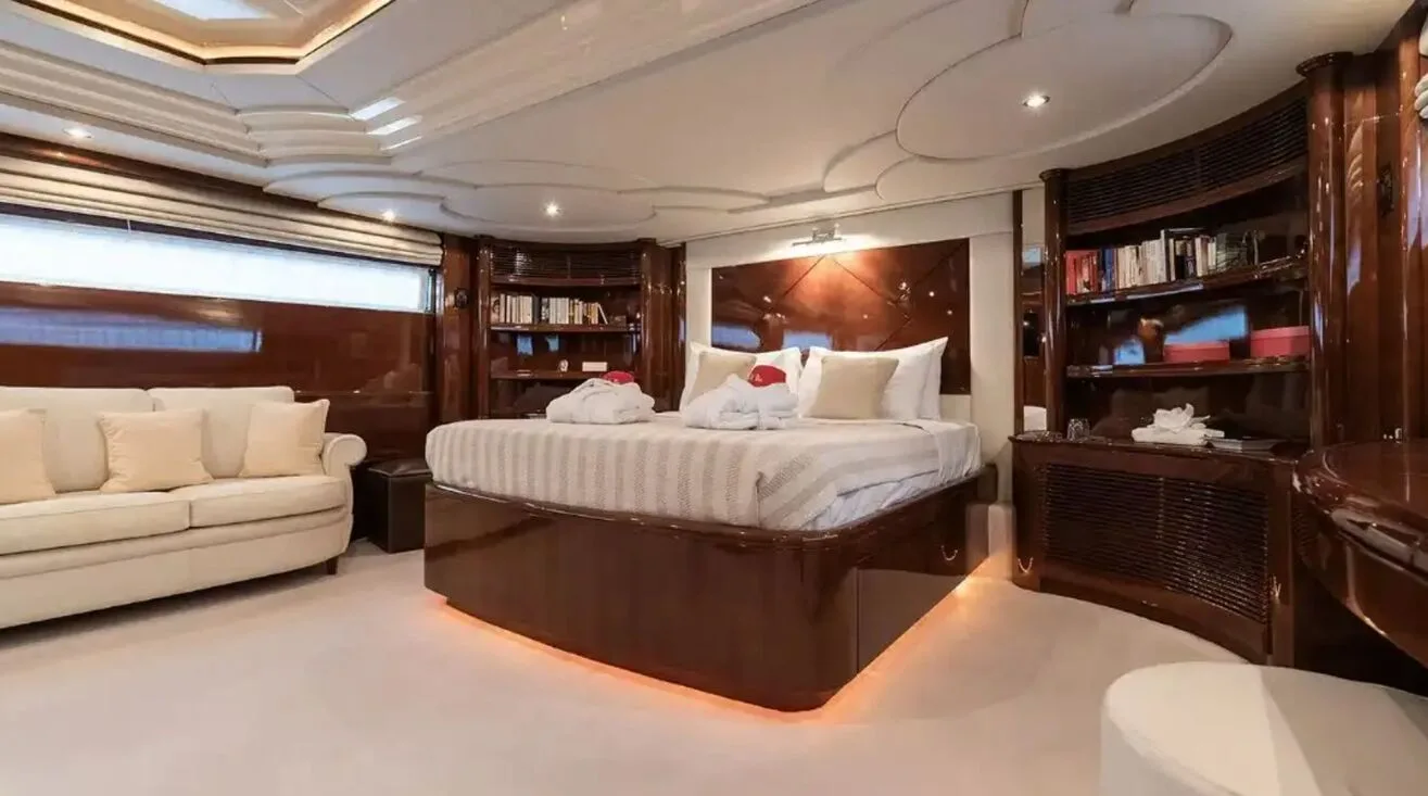 LET IT BE — Bateau à moteur 35,97 m (14)