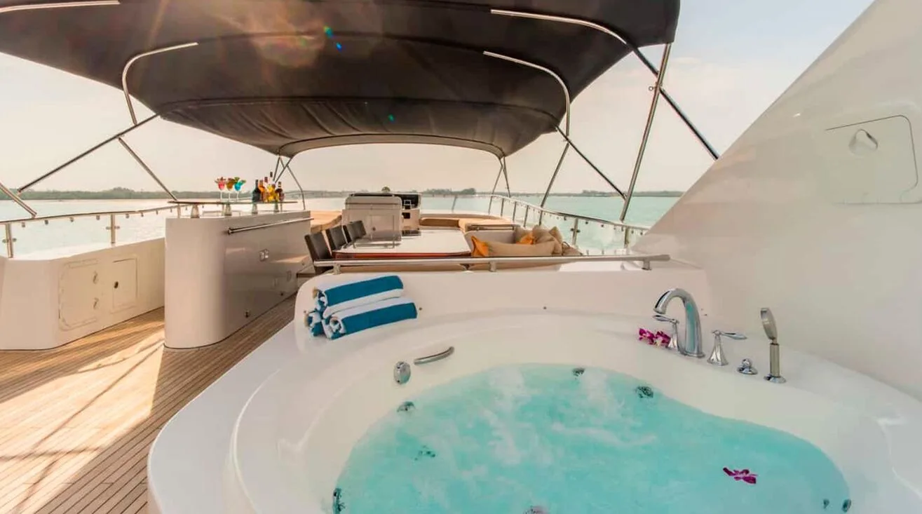 MIA KAI — Bateau à moteur 29,50 m (7)