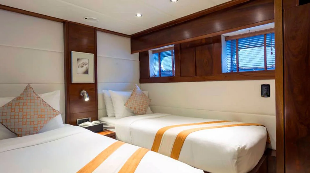 MIA KAI — Bateau à moteur 29,50 m (11)
