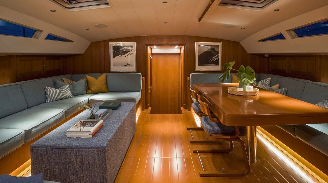 ONYX Swan 100
