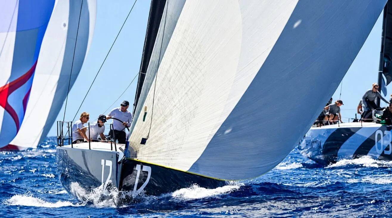 TEASING MACHINE (TP52) — Bateau de course 15,85 m (6)