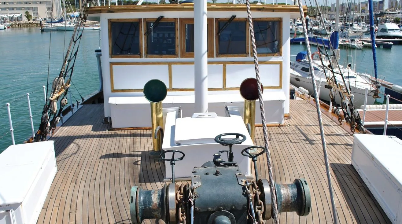 TILIKUM DELTA — Bateau à moteur 24,70 m (3)