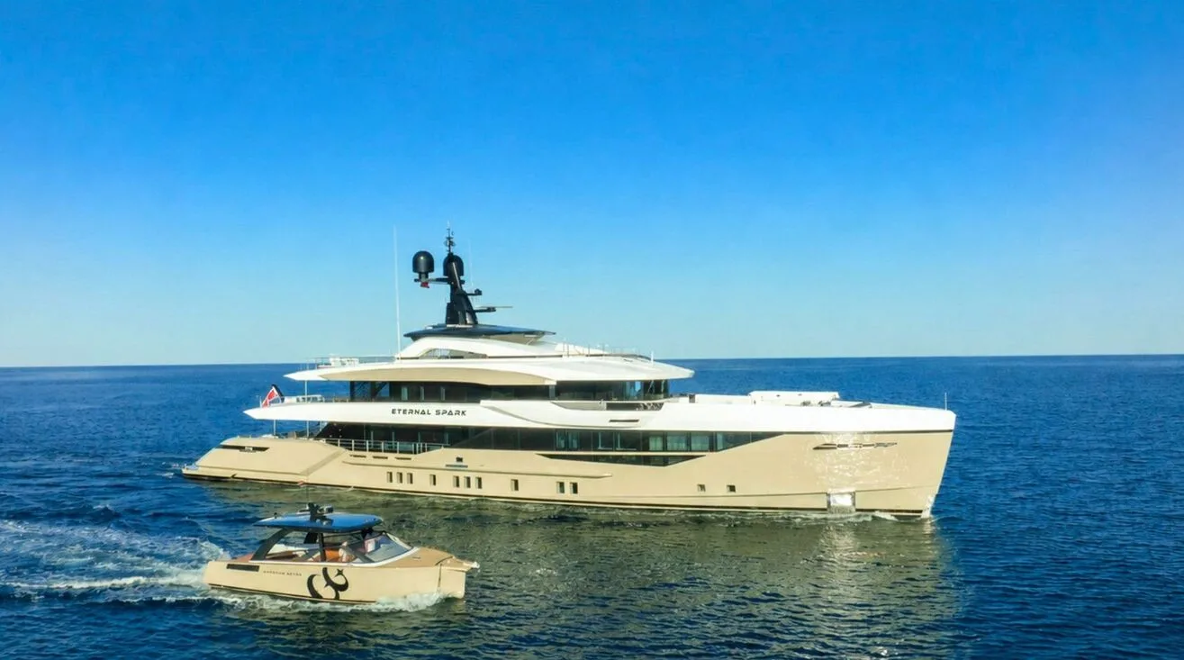ETERNAL SPARK — Bateau à moteur 49,95 m (2)